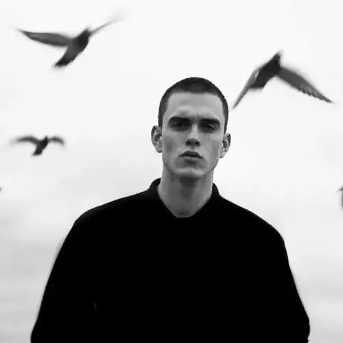 俊男美女头像你的小脑袋瓜在想什么