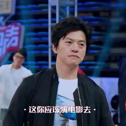 天呐李健老师在快男里铁青个脸淘汰人太可怕了