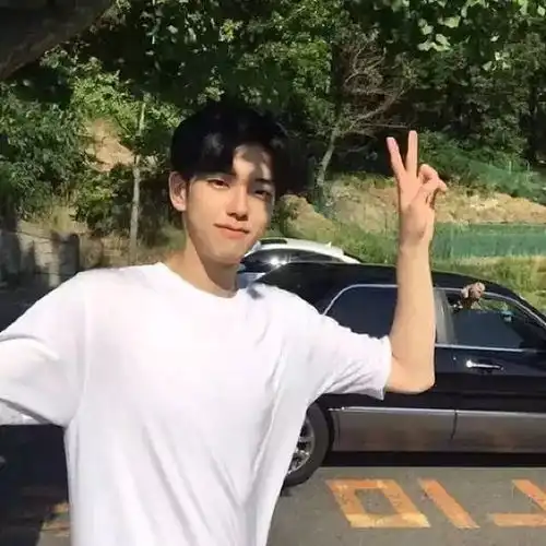 单眼皮男生要怎样选择一个合适的发型