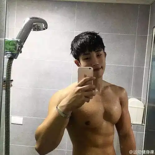 搜狐公众平台萌帅肌肉男,肌肉是最好的外衣