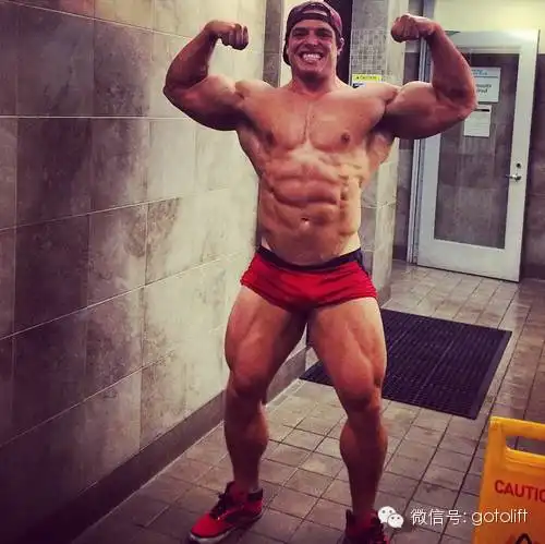 身高1.78米,体重208斤,这个肌肉猛男能把健身房练破产