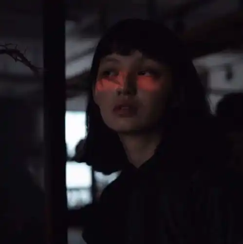 上帝会把我们身边最好的东西拿走以提醒我们得到的太多