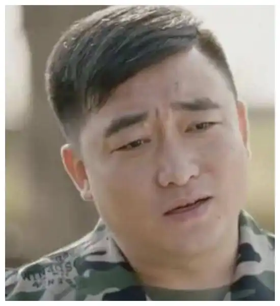 乡村爱情38岁男星离世,生前曾获赵本山力捧,悼念车队排成长龙