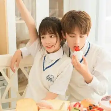 穿校服学院风情侣头像2021最新款