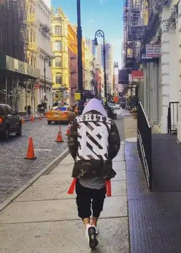 心理测试选一个你喜欢的男背影,测你会和多少个异性谈恋爱