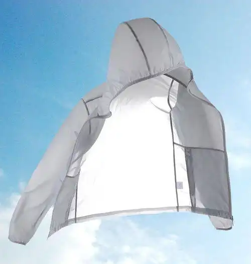 别傻了40度高温,只涂防晒霜扛不住的穿上防晒衣,不要变熟人