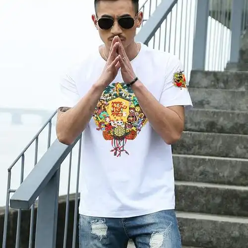 既时髦又有男人味的t恤,莫属余文乐这几款潮牌