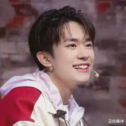 易烊千玺朋友请听好你像天使,温暖人间