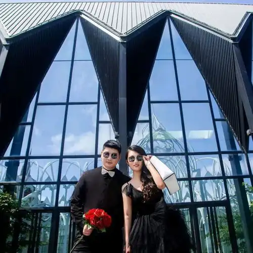 大衣哥儿媳主动上门退彩礼,现金首饰摆满桌陈亚男伤心未现身