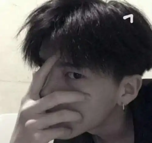 聊天时男生若总用这三种方式回你,摆明了就玩玩你,丫头别认真