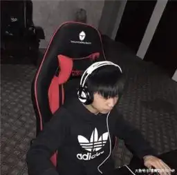 12岁少年玩lol,他曾经真的是个王者,tbq都被他杀过,后来