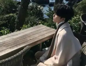 2018微信网名经典男生成熟稳重离愁一笑而过