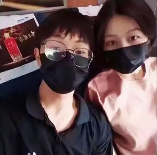 曝南航45岁女教授与学生同居,当街亲密照流出,一细节令人后怕