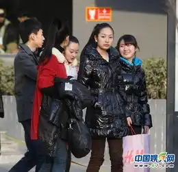 直击北影复试现场美女考生花枝招展养眼