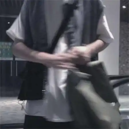 好看撩人的男头,半身不露脸个人感觉不错的