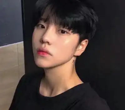 男生经常在你面前有这3种行为,说明已经爱你入骨,别装傻