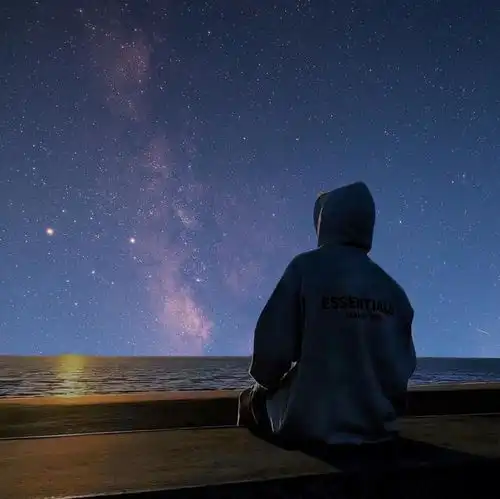 被孤独拉满的头像