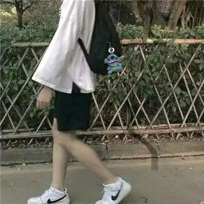 抖音男生半身头像,型男不露脸腹肌男人