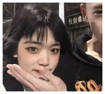 唯美宠溺情侣头像,一左一右超辛福,秀儿都偷偷模仿