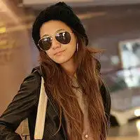 求戴墨镜的女生头像