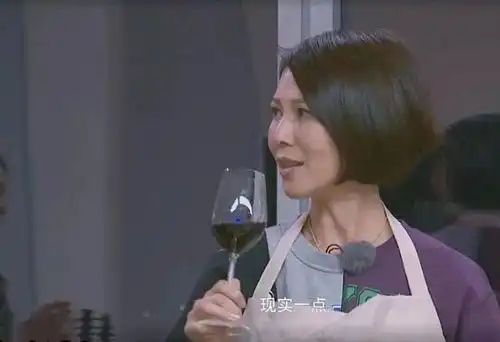 不愧是人间清醒蔡少芬对于婚姻的现实,在林生斌身上真实上演