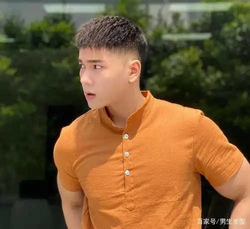 2021男生短发怎么剪才好看试试这几款帅气发型,潮范十足