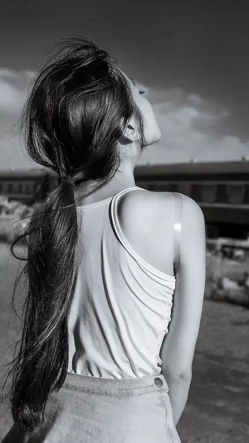 为了男人而失去自我的女人,真的很傻