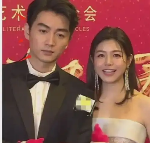陈妍希现身开机仪式,眼肿脸垮神思恍惚,合作小19岁男星演离异女