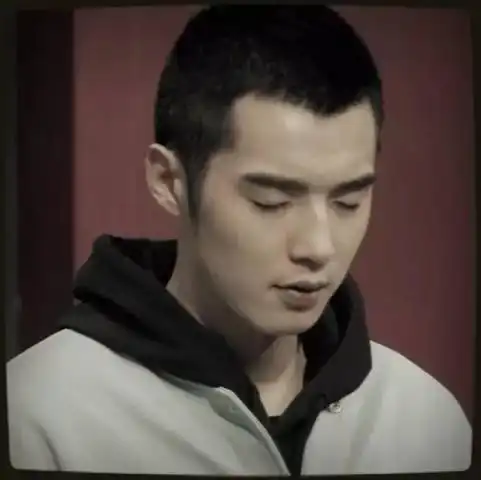 胡歌吴亦凡,寸头男星,简直帅爆了