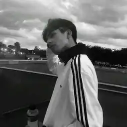 男生头像颓废伤感高清图片2018最新版要走的路还很长戒骄戒躁