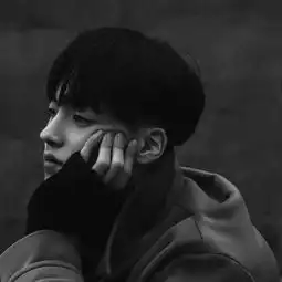 黑白高冷帅气男生图片