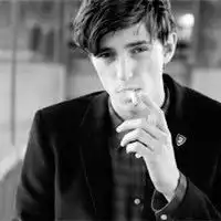 欧美黑白头像男生帅气脸庞中带着忧郁伤感