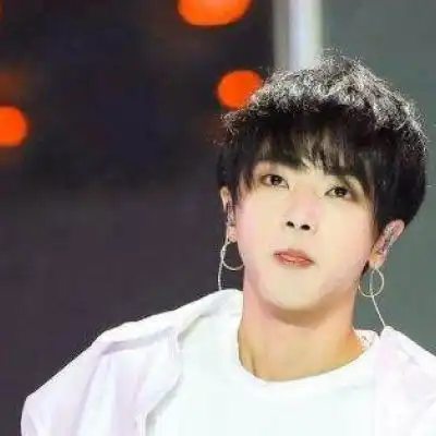 华晨宇头像华晨宇最新最帅的照片