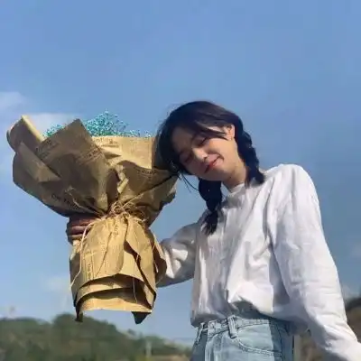 捧花温柔女生头像