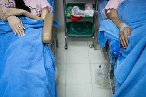 一千美元安一对乃子,泰国的廉价变性手术吸引了多少老外