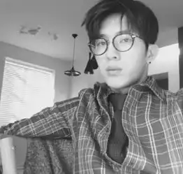 男星戴上眼镜气质大不同最后一个简直不要太妖娆