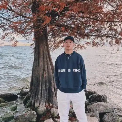 95后男生真的勇逃离大城市定居大理,装修70㎡暗黑系极繁风