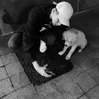 寂寞的男人手机自拍的黑白头像,安慰一下自已