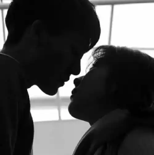 男人到底有多在乎女人的胸