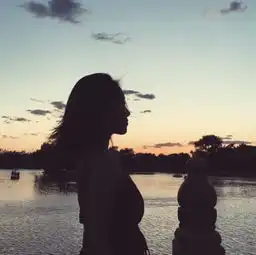 情侣头像喜欢就是不说出口,也会从眼睛里蹦出来