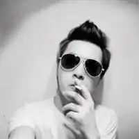 谁可以帮我找到这组图片的,如图我记得有一组图,