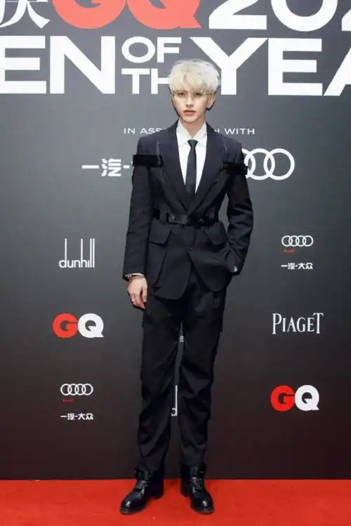 gq盛典众星云集,男星红毯造型大比拼,谁的状态更好