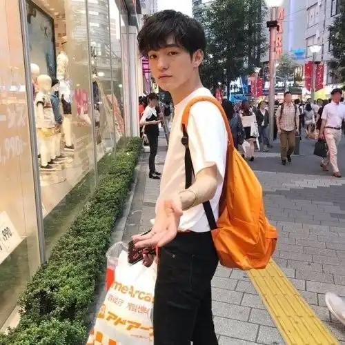 不是娘炮,无性别男子为何这么受女生欢迎