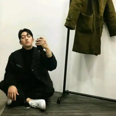 2020新版微信头像男生霸气2020流行新款的