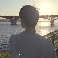 孤独背影图片男生伤感头像微信头像图片大全