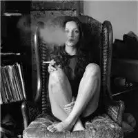 寂寞时抽烟缓解一下吧,伤感颓废女生头像