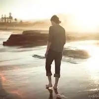 qq头像唯美男生带海男人只准你爱我