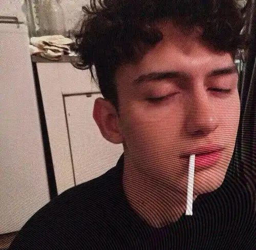 头像人间清醒文案