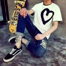 和这个一样风格的真人伤感头像男10张吧