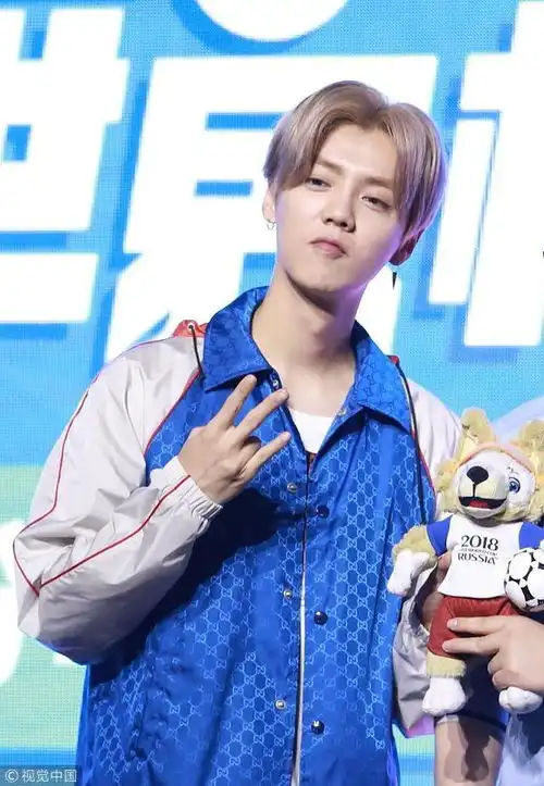 世界杯在即鹿晗任解说并大胆预测比赛结果姜文宣传片充满男性荷尔蒙